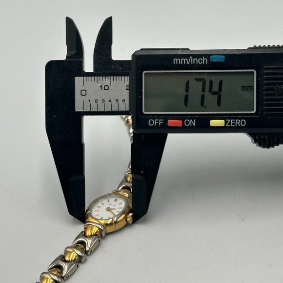 Bulova Watch Women Silver Gold Two Tone White Dial BROKEN Clasp New Battery - Picture 9 of 11